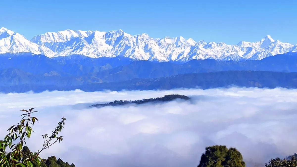 बागेश्वर, कौसानी से हिमालय का विहंगम दृश्य