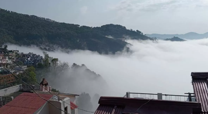 बादल संग हवा ने लुढ़काया पहाड़ का तापमान