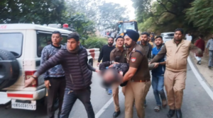 नैनीताल-कालाढूंगी टेंपो-ट्रैवलर पलटने से दो की मौत, 20 घायल