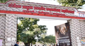 कुमाऊं के सबसे बड़े कालेज में परीक्षा में छात्रों को बैठाने की जगह नहीं