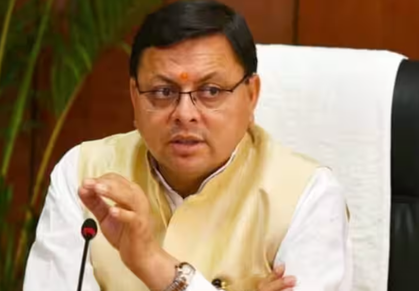 सीएम पुष्कर सिंह धामी समीक्षा बैठक करते