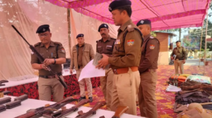 विकासनगर के सीओ ने दारोगाओं को लंबित विवेचना व प्रार्थना पत्रों के शीघ्र निस्तारण की दी हिदायत