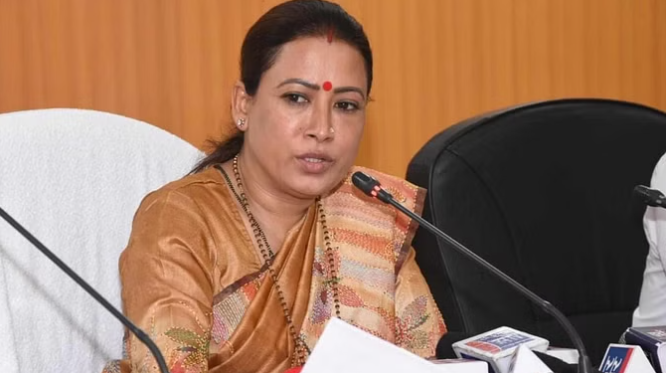 कैबिनेट मंत्री रेखा आर्य