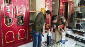 ज्वेलरी शॉप में लाखों की चोरी