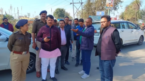 काशीपुर में सीएम के कार्यक्रम स्थल की जानकारी लेते डीएम उदयराज सिंह