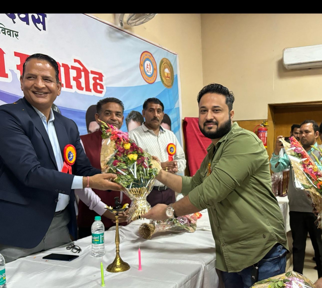 उम्मीद फाउंडेशन के अध्यक्ष अकरम सहित दर्जनों पदाधिकारी रुद्रपुर में हुए सम्मानित