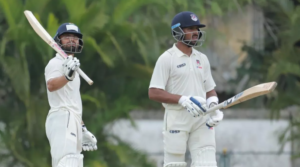 रणजी मैच के दौरान रिंकू सिंह और ध्रुव जुरेल