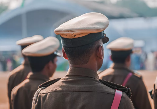 यूपी के इस बड़े पुलिस अफसर समेत इन लोगों पर केस दर्ज