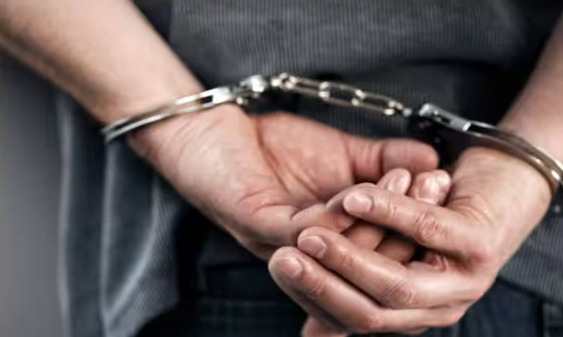 कैबिनेट मंत्री के भाई के घर डकैती का सरगना मेरठ से गिरफ्तार, पुलिस ने फिल्मी अंदाज में की प्लानिंग