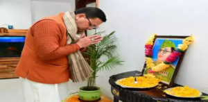सीएम धामी ने पुष्पांजलि अर्पित कर दी श्रद्धांजलि
