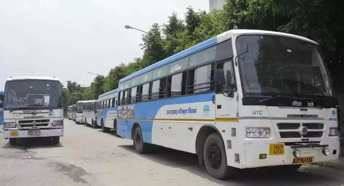 रोडवेज बस चालकों पर वरिष्ठ नागरिकों का फूटा गुस्सा, फ्री यात्रा के नाम पर चल रहा यह खेल