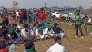 सरकार को चोट देने की नई तरकीब, काशीपुर में टोल प्लाजा को दो घंटे तक रखा फ्री