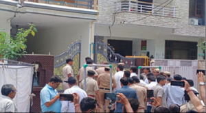 पहलगाम हमले में जान गंवाने वाले लेफ्टिनेंट विनय नरवाल के घर पहुंचे राहुल गांधी |