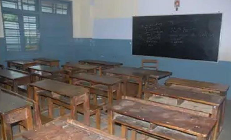 हल्दवानीः ऐसा स्कूल यहां सात छात्र-सात शिक्षक, फिर भी 10वीं का छात्र सभी विषयों में हुआ फेल