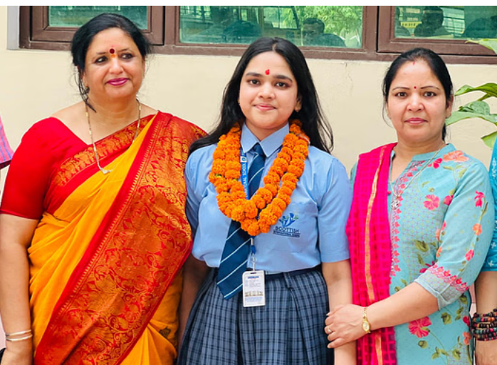 CBSE Class 12 Topper: शामली की सावी जैन ने 500 में से 499 अंक हासिल कर बनीं ऑल इंडिया टॉपर |