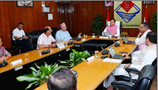 Uttarakhand Cabinet: उत्तराखंड में बड़े निवेशकों के लिए पोल्ट्री फार्मिंग की नीति मंजूर |