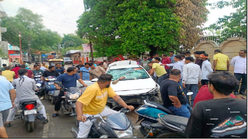 बेटे को स्कूल छोड़ने जा रहे अधिवक्ता की कार टक्कर से मौत, बेटे की हालत नाजुक