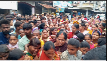 युवक का शव घर लाते ही मची चीखपुकार… उफनाये नाले में गिरकर हुई थी मौत, परिवार पर आया संकट