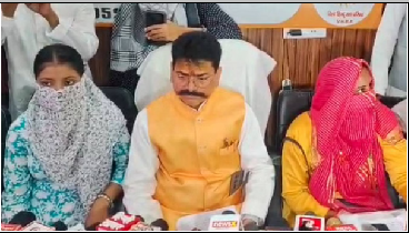 धर्मांतरण मामला: सनातन धर्म में वापसी पर धमकी, पुलिस शिकायत दर्ज नहीं कर रही