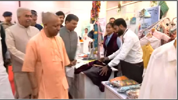 विश्व कौशल मेला आयोजन: सीएम योगी ने कार्यक्रम का किया शुभारंभ, 15 यूथ आइकन को सम्मानित