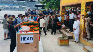 सैन्य सम्मान के साथ हुआ वीर राइफलमैन का अंतिम संस्कार, बड़ी संख्या में श्रद्धांजलि अर्पित