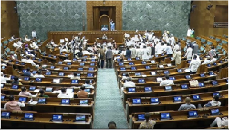 संसद में हंगामे का सिलसिला जारी, राज्यसभा ने 6 सदस्यों को दी विदाई सम्मान