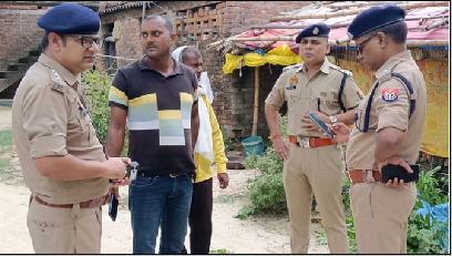 गाजीपुर में तिहरा हत्याकांड: “जमीन को लेकर विवाद: बेटे ने की मां-बाप और बहन की निर्मम हत्या”