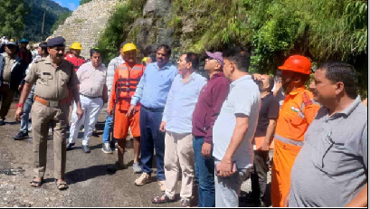 यमुना में मलबा जमा होने से बनी झील, राहत-बचाव दल मौके पर सक्रिय