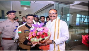 लखनऊ पहुंचे शुभांशु शुक्ला, एयरपोर्ट पर हुआ जोरदार अभिनंदन