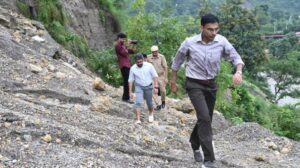 आपदा से अस्त-व्यस्त यातायात: कई रूट डायवर्ट, मसूरी मार्ग आज भी बंद – जानें नया ट्रैफिक प्लान