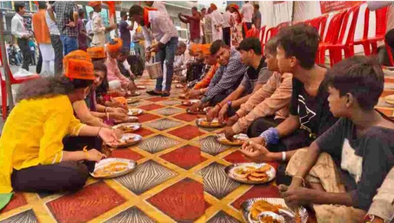 भोपाल में ट्रंप की तेरहवीं और मृत्यु भोज: व्यापारिक नीतियों पर व्यंग्यात्मक हमला
