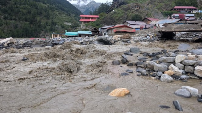 Uttarkashi: ईको सेंसिटिव जोन में निर्माण जारी, प्रकृति की चेतावनी को नजरअंदाज़ कर रहा प्रशासन