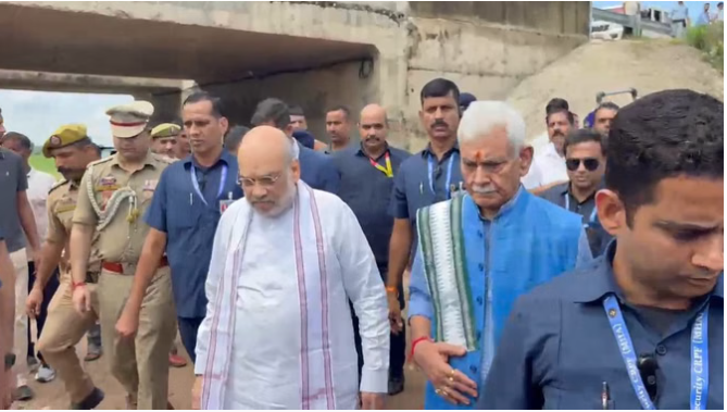 Jammu: बाढ़ के बाद गृह मंत्री का दूसरा दौरा: पीड़ितों से मिलकर जताई संवेदना