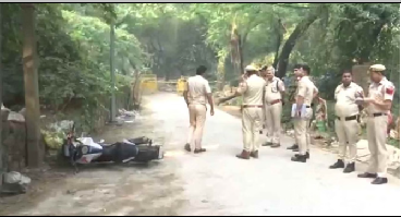 Delhi: महरौली और नांगलोई में मुठभेड़, काकू पहाड़िया समेत 4 बदमाश गिरफ्तार