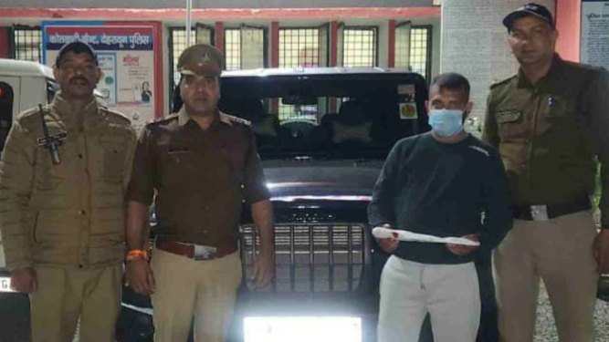 Uttarakhand: सड़क पर खतरनाक हरकत, हाथ में चाकू लिए युवक का वायरल वीडियो