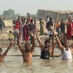 कार्तिक पूर्णिमा: घाटों पर जूटी श्रद्धालुओं की भारी भीड़, लगाई आस्था की डुबकी