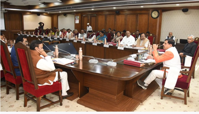 MP: कैबिनेट बैठक; अनाथ बच्चों को 4-4 हजार रुपये की सहायता, 12 जिलों में खुलेंगे आयुष अस्पताल