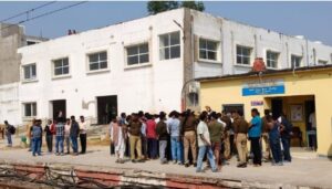 रेल हादसा: कालका मेल से टकराकर छह लोगों की मौत |