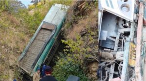 बड़ा सड़क हादसा: खाई में गिरी बस… 7 यात्रियों की मौत, कई घायल