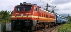 Uttarkhand: ट्रेन की टक्कर से दंपति की मौत, गांव जा रहे थे