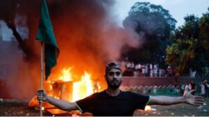 बांग्लादेश में हिंदुओं पर हिंसा जारी, आगजनी के शिकार खोकन चंद्र दास ने तोड़ा दम