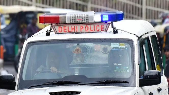 बम धमकी के बाद दिल्ली के पांच स्कूल खाली, बम निरोधक दस्ता तैनात