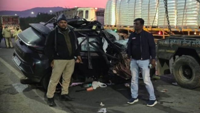 रालामंडल में भीषण हादसा: ट्रक से टकराई कार, पूर्व मंत्री की बेटी सहित 3 की मौत