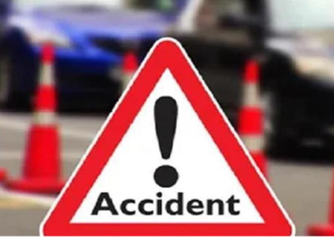 रफ्तार का कहर: उत्तराखंड में स्कूल बस की टक्कर से तीन युवकों की जान गई