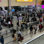 दिल्ली–बागडोगरा फ्लाइट में बम की सूचना, लखनऊ एयरपोर्ट पर कराई गई इमरजेंसी लैंडिंग