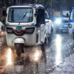 आसमान में छाए काले बादल, कई इलाकों में बारिश, हवा ने बढ़ाई ठंड