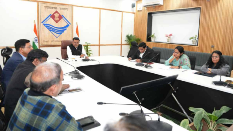मुख्य सचिव की अध्यक्षता में वित्त समिति की बैठक, धामी सरकार ने कई विकास कार्यों के लिए स्वीकृत किए करोड़ों रुपए