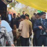 सुल्तानपुर कोर्ट से लौटते समय राहुल गांधी मोची की दुकान पर रुके, रामचेत की मौत पर शोक संवेदना की अभिव्यक्त |