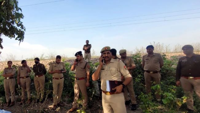 रेलवे ट्रैक के पास तीन शव से फैली सनसनी, गहन जांच में जुटी पुलिस
