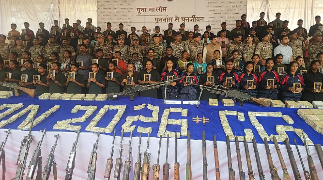 सुरक्षा बलों की बड़ी कामयाबी: नक्सली ठिकाने से करोड़ों कैश, सोना और AK-47 सहित हथियार बरामद